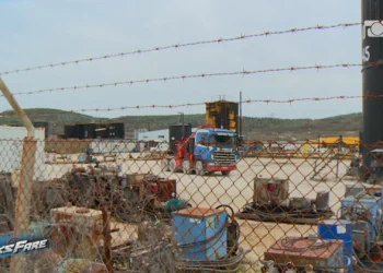 “Dy muaj në koma”, “Bankers” dhe nënkontraktori po tentojnë të fshehin plagosjen e punëtorit brenda puseve të naftës