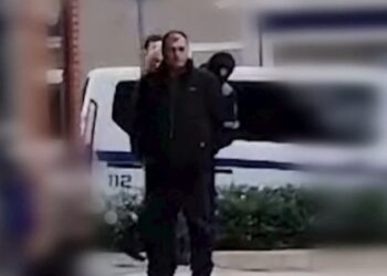 Tentoi të vidhte bankën dhe qëlloi me armë,  policia njoftim zyrtar:  Arrestohet autori i dyshuar