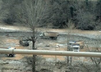 Bllokimi i rrugës Librazhd-Pogradec/ ‘Shpërdorim detyre’ e ‘shkelje të barazisë në tenderë’, Prokuroria zbarkon në Dragostunjë, në hetim lejet për inertet