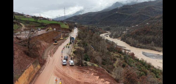 Përkeqësohet situata në aksin Librazhd-Qafë Thanë, demontohet ura te “Arrat e Gurrës”