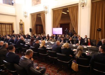 Ikën ministri i Drejtësisë, shkarkohet Pirro Vëngu dhe Spiropali