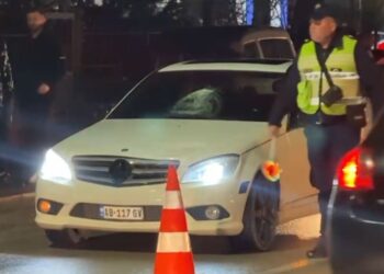 Aksident në aksin Pogradec-Korçë, makina përplas këmbësorin!