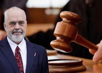 Rama u ‘rrit’ pagat gjyqtarëve dhe prokurorëve. ‘Përkëdhel’ edhe presidentin