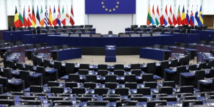 Zbardhet draft-raporti i PE për Shqipërinë: Korrupsioni ende shqetësim serioz