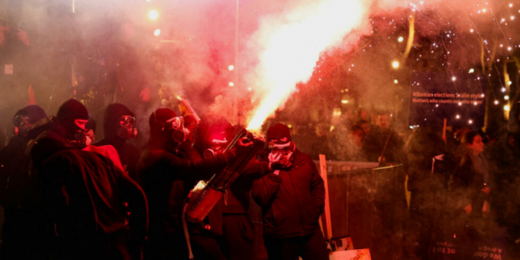 Instituti amerikan: Demonstratat e ashpra në Shqipëri tregojnë se rajoni, dhe Serbia, kërkojnë ndryshime politike