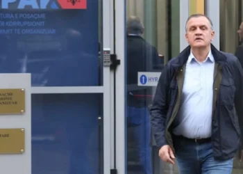 “Prokurorët s’e bënë kurrë”, Beqaj ‘fton’ gjyqtarët në gjyq të inspektojnë sterilizimin. Shtyhet seanca