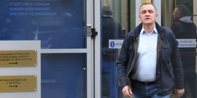 “Prokurorët s’e bënë kurrë”, Beqaj ‘fton’ gjyqtarët në gjyq të inspektojnë sterilizimin. Shtyhet seanca