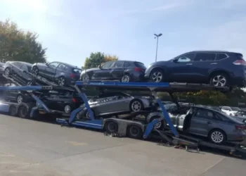 Zbulohet rrjeti i kontrabandës së makinave në Berat, arrestohet një 30-vjeçar