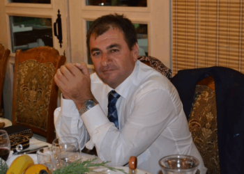 FOTO/ Ky është 58-vjeçari që tentoi të grabiste me armë “FiBank” në Tiranë