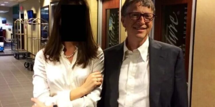 Bill Gates u kërkon falje punonjësve për marrëdhënien e tij me Epstein