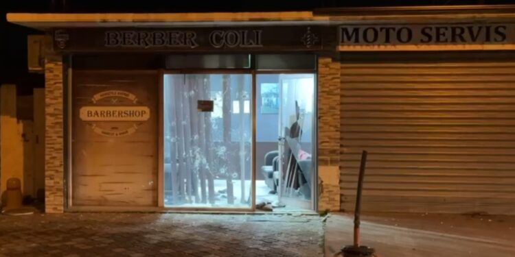 EMRI/ U plagos me armë zjarr në një berberhane në Lezhë, ja kush është 30-vjeçari