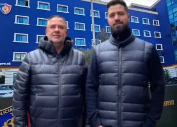 Deputeti e thotë hapur në parlament: polici tentoi vetëvrasjen pas presioneve pse arrestoi djalin e Samir Manes