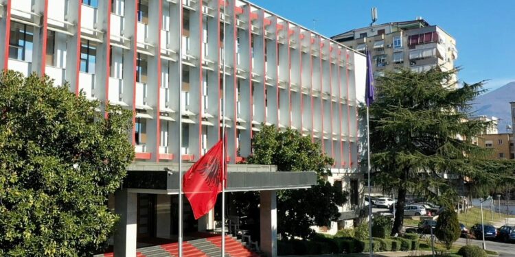 Sulmet në Iran/ Ministria e Jashtme thirrje shqiptarëve në Emiratet e Bashkuara: Shmangni lëvizjet e panevojshme