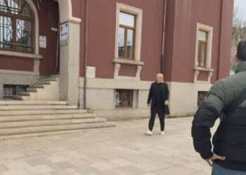 Qytetarët kundër projektit ‘TID’, Rama mbërrin në Bashkinë Durrës