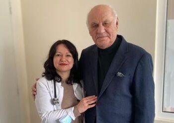 FOTO/ U shtrua në spital pas problemeve shëndetësore, ish-Presidenti Alfred Moisiu del nga QSUT