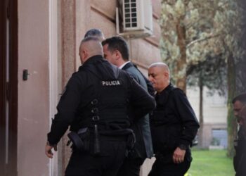 Gjykata pezullon afatet e paraburgimit për Veliajn dhe të pandehurit që janë me masë arrest në shtëpi/ Çfarë u tha në seancë