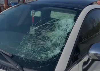 Aksident në aksin Lezhë-Shkodër, plagoset drejtuesi i motoçikletës