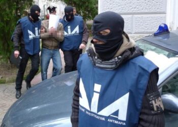 Shërbimet e Inteligjencës italiane ngre alarmin: Mafia shqiptare, rrezik për sigurinë
