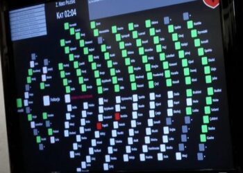 Votat kundër shkarkimit të Spiropalit? Sqaron Topalli: Lapsus teknik, Berisha ishte në foltore, nuk votoi