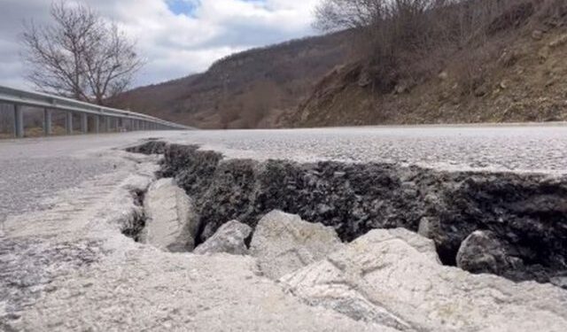 U përdor si rrugë alternative drejt Juglindjes, degradon nga dëmtimet rruga Maliq-Gramsh