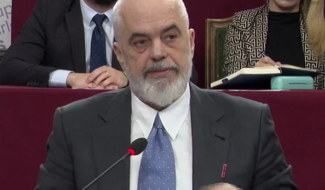 Rama s’lëshon Ballukun, i ruan edhe pozitat: Do vijojë si drejtuese politike në Fier