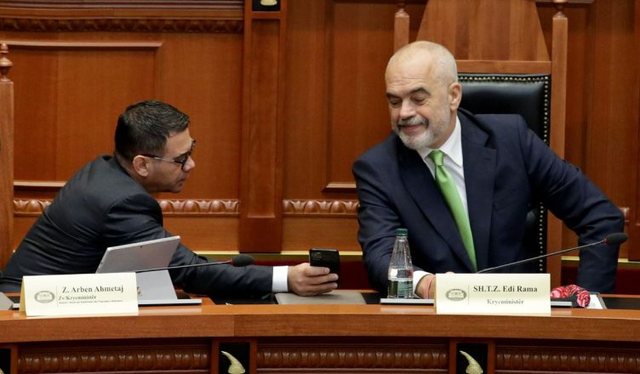 Ahmetaj i përgjigjet Ramës: Shkel prezumimin e pafajësisë sa herë i intereson politikisht