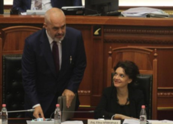 Lëvizjet e Ramës trazojnë PS, Spiropali bojkoton grupin socialist