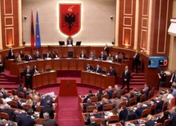 SPAK kërkon arrestimin e Ballukut për abuzim me tendera, PS nuk e lejon, e ‘rrëzon’ me 82 kundër