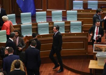 Bllokada në Kuvendin e Kosovës, fati i marrëveshjeve ndërkombëtare prej 121 milionë euro në rrezik