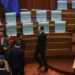 Bllokada në Kuvendin e Kosovës, fati i marrëveshjeve ndërkombëtare prej 121 milionë euro në rrezik