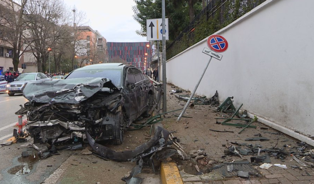 Ekspertët: Këmbësorët dhe parkimet, shkak për aksidente