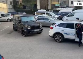 I vjedhur në Gjermani, sekuestrohet Benz-i luksoz prej 250 mijë eurosh në Tiranë