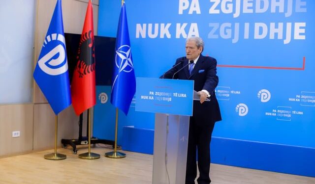 Berisha: Rama po ‘varros’ vendimin, emri i Ballukut është ndaluar të përdoret në studiot televizive