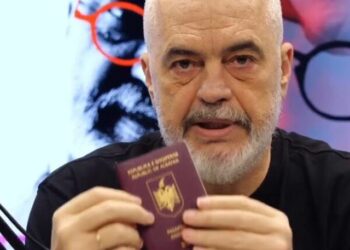 Shqipëria në dy versione: Propagandë e sukseseve dhe raporte me rezerva
