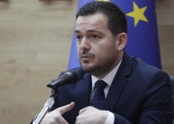 Qeveria heq naftën pa taksë për fermerët, kompenson vetëm 10% të faturimit