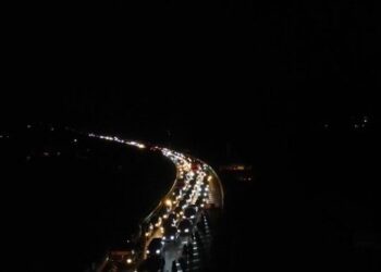 Trafik kilometrik, makinat presin me orë për të hyrë në Elbasan