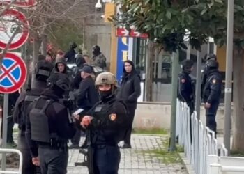 SPAK lëshon 7 urdhër arreste, RENEA në kërkim të Ervis Matodoshajt! Çfarë po ndodh në Vlorë