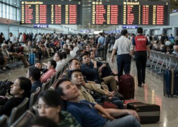 Kaos në aeroportin e Stambollit/ Mijëra udhëtarë të bllokuar, mes tyre edhe shqiptarë
