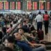 Kaos në aeroportin e Stambollit/ Mijëra udhëtarë të bllokuar, mes tyre edhe shqiptarë