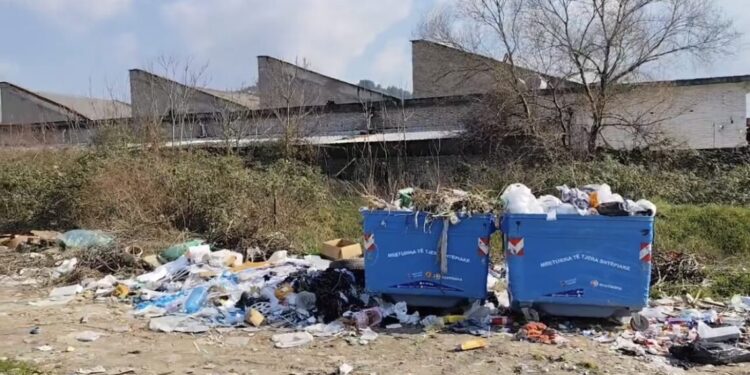 TEC-i Kombinatit kthehet në landfill mbeturinash, ku janë institucionet?