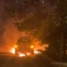Protestuesit hedhin molotovë para selisë së PS, i vënë flakën makinës së Policisë