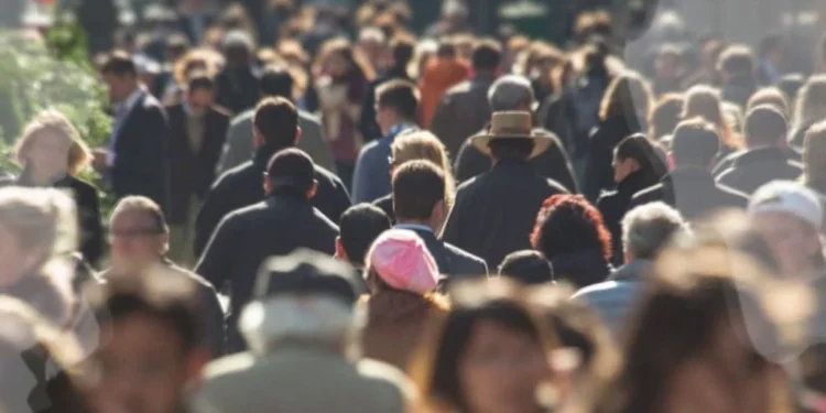 EUROSTAT: Shqiptarët jetojnë më pak se vendet e BE-së, por më shumë se rajoni