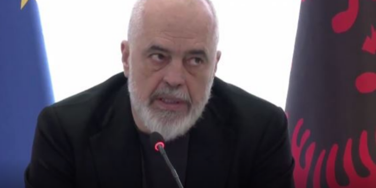 Rama përgëzon tregtarët e naftës për “çmimet e lira”: Vendet e tjera janë më keq