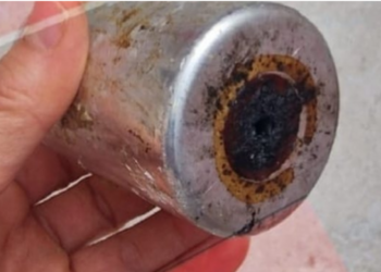 Sërish gaz lotsjellës i skaduar në protestë? Detaji i dyshimtë në bombolat e përdorura nga policia