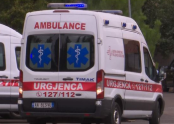 Aksident në Rrëshen-Kukës/ Makina përplaset me kamionin, dy të plagosur