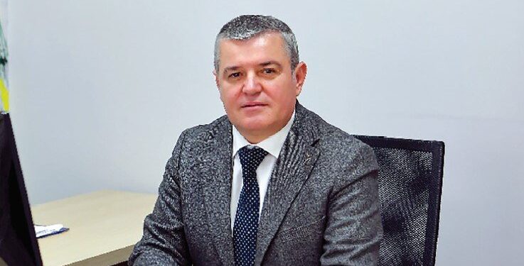 Denoncimi/ Eltar Deda, drejtori i Albpetrol pastron paratë me rrjet fast-foodesh?!