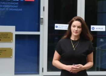 Veliaj në burg, Ajola Xoxa është shtatzënë