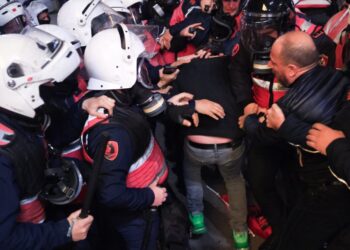 Ministria e Shëndetësisë: 4 efektivë janë lënduar në protestë