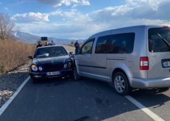 Aksident në rrugën Korçë-Ersekë, dy të plagosur