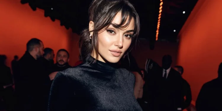 Hetim në Turqi për drogë, lëshohet urdhër arrest për aktoren Hande Erçel